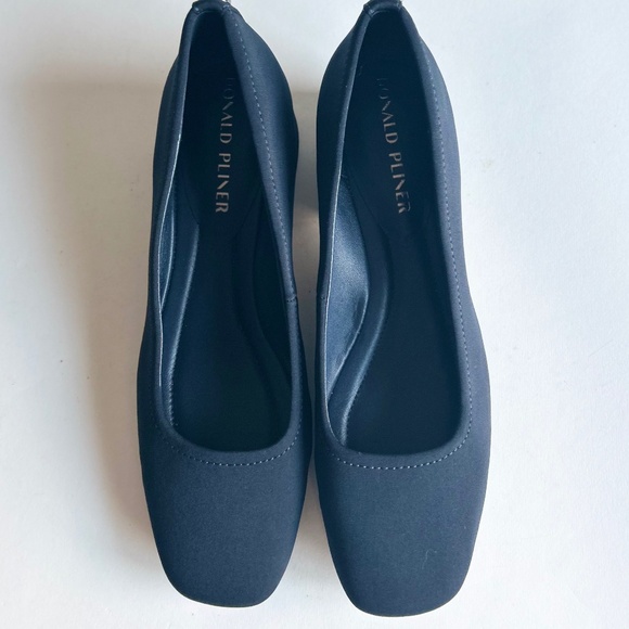 New Donald Pliner Dreww Navy Textile Rubber Outsole Square Toe Pumps size 7 - Picture 6 of 13